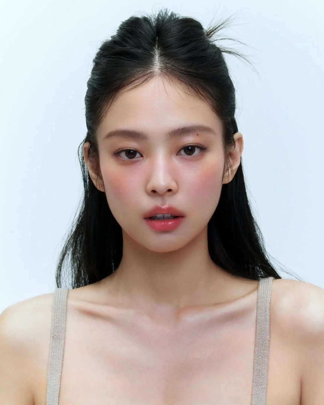 BLACKPINK-JENNIE-for-HERA-Beauty-SENSUAL-****-Campaign-documents-3.jpeg