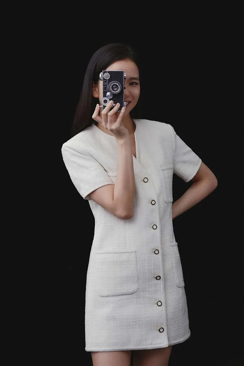 BLACKPINK-JISOO-for-DUNST-S-S-2023-Collection-documents-12.jpeg