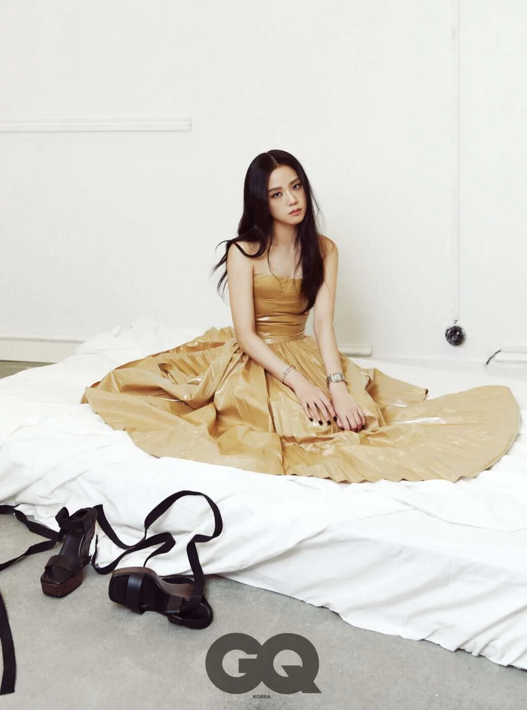 BLACKPINK-JISOO-for-GQ-Korea-x-CARTIER-February-Issue-2023-documents-3.jpeg