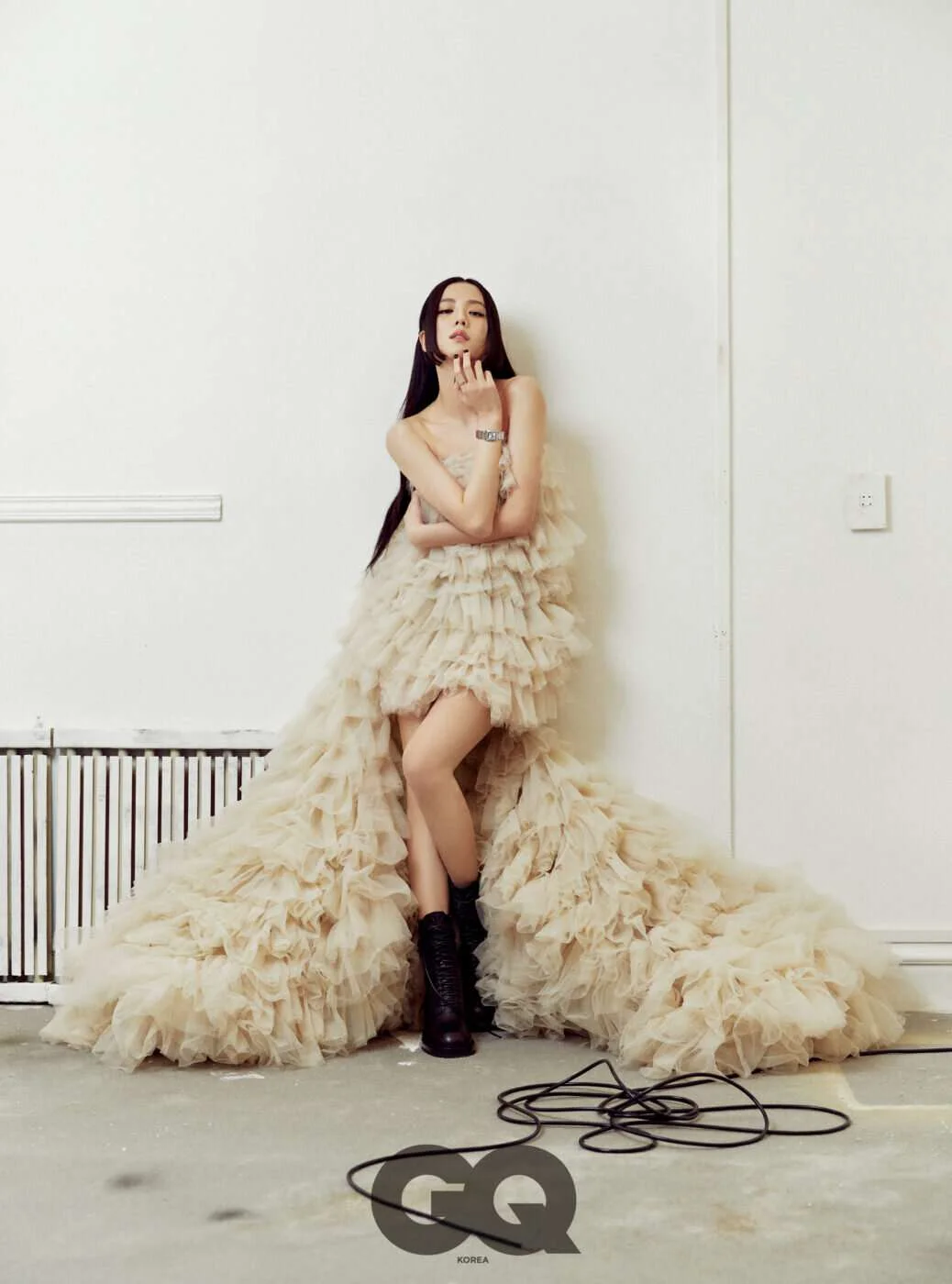 BLACKPINK-JISOO-for-GQ-Korea-x-CARTIER-February-Issue-2023-documents-8.jpeg