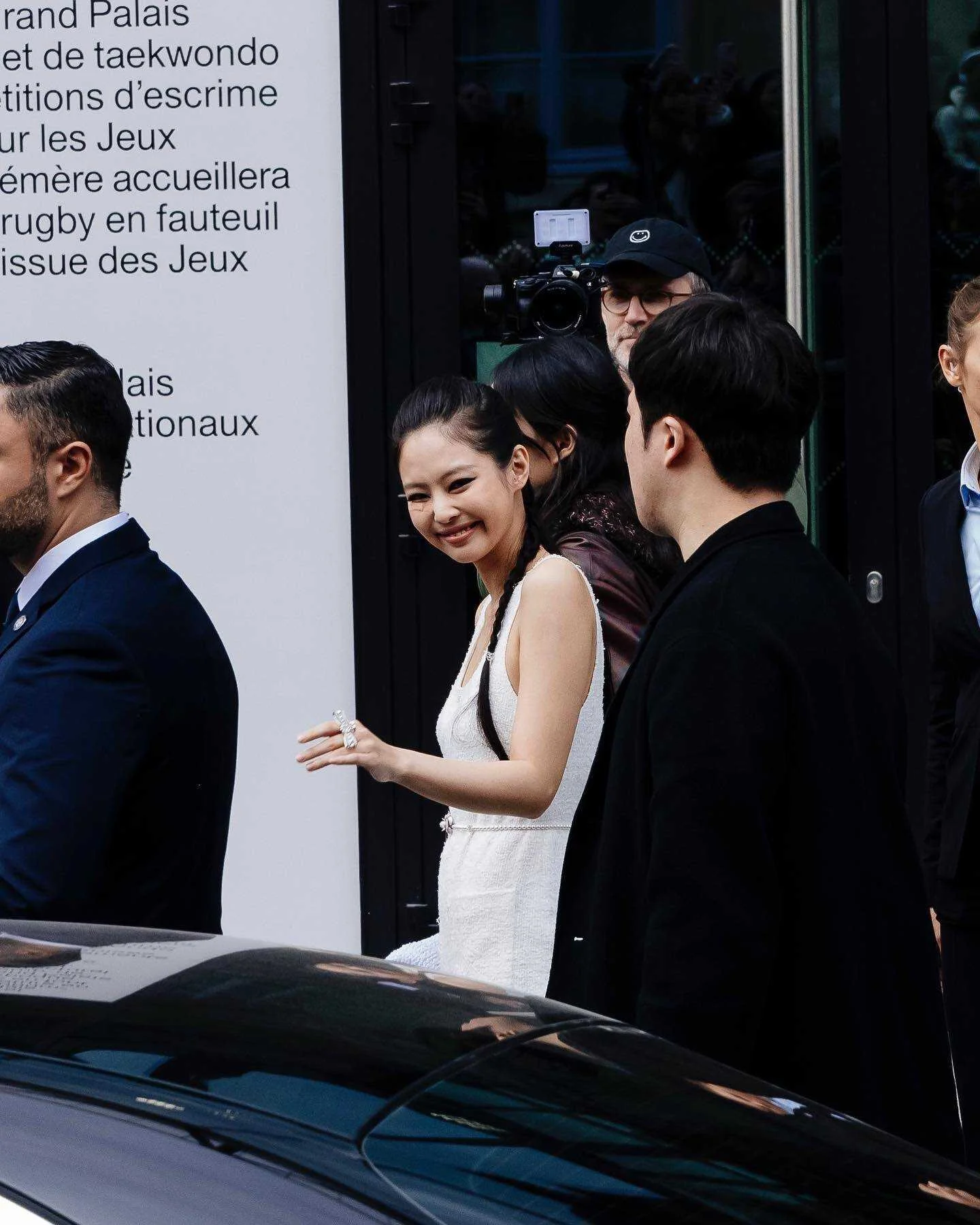 230307-JENNIE-CHANEL-Women-s-F-W-2023-24-Fashion-Show-at-Paris-Fashion-Week-documents-2(1).jpeg