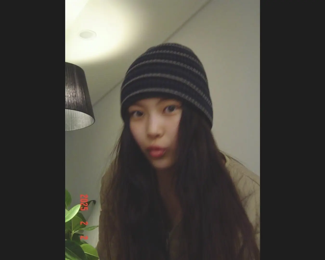 250228-NJZ-Instagram-Update-with-HYEIN-documents-6.webp