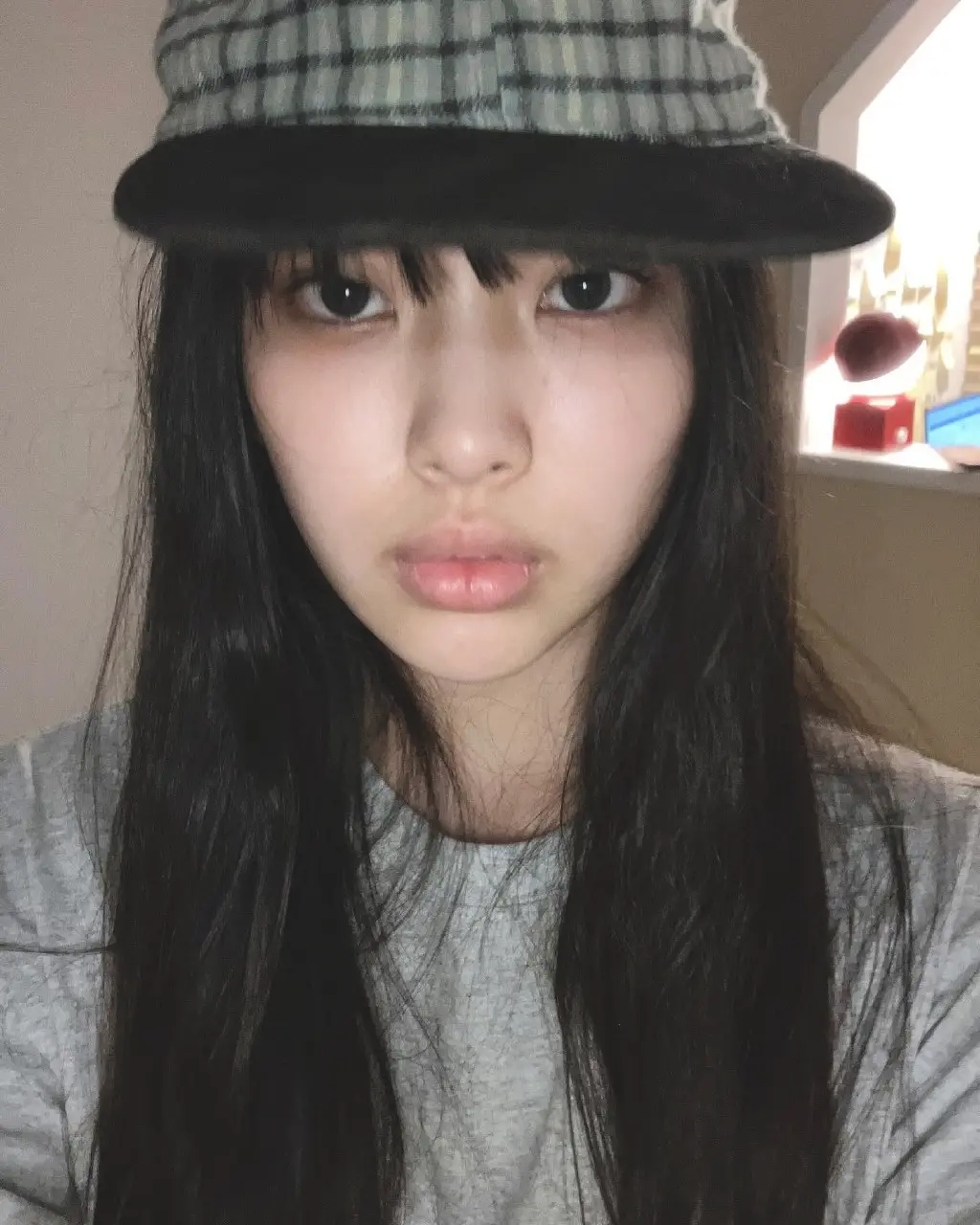 250217-NJZ-Instagram-Update-with-HYEIN-documents-6.webp