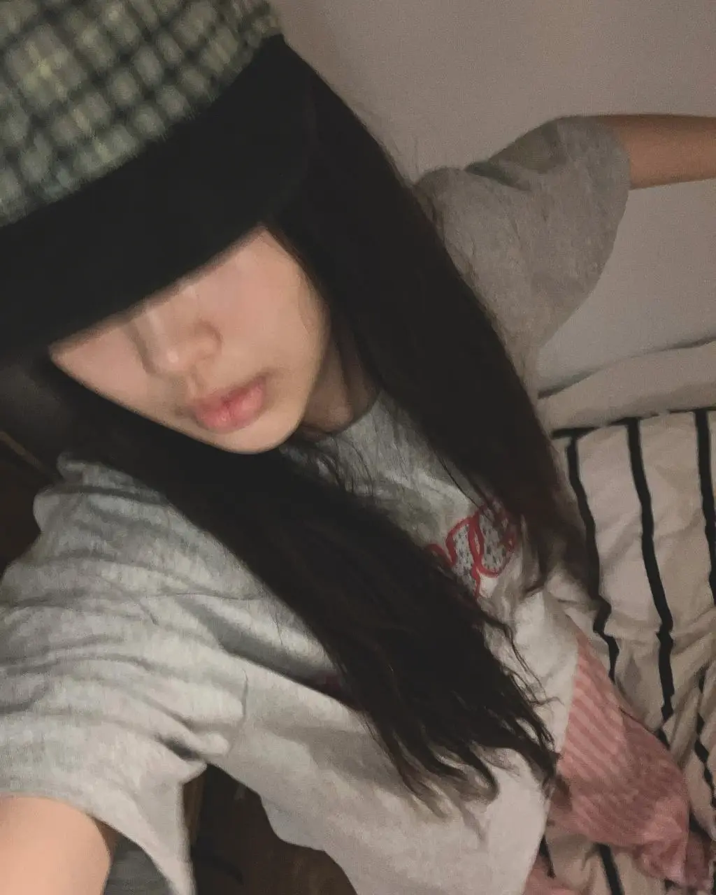 250217-NJZ-Instagram-Update-with-HYEIN-documents-10.webp