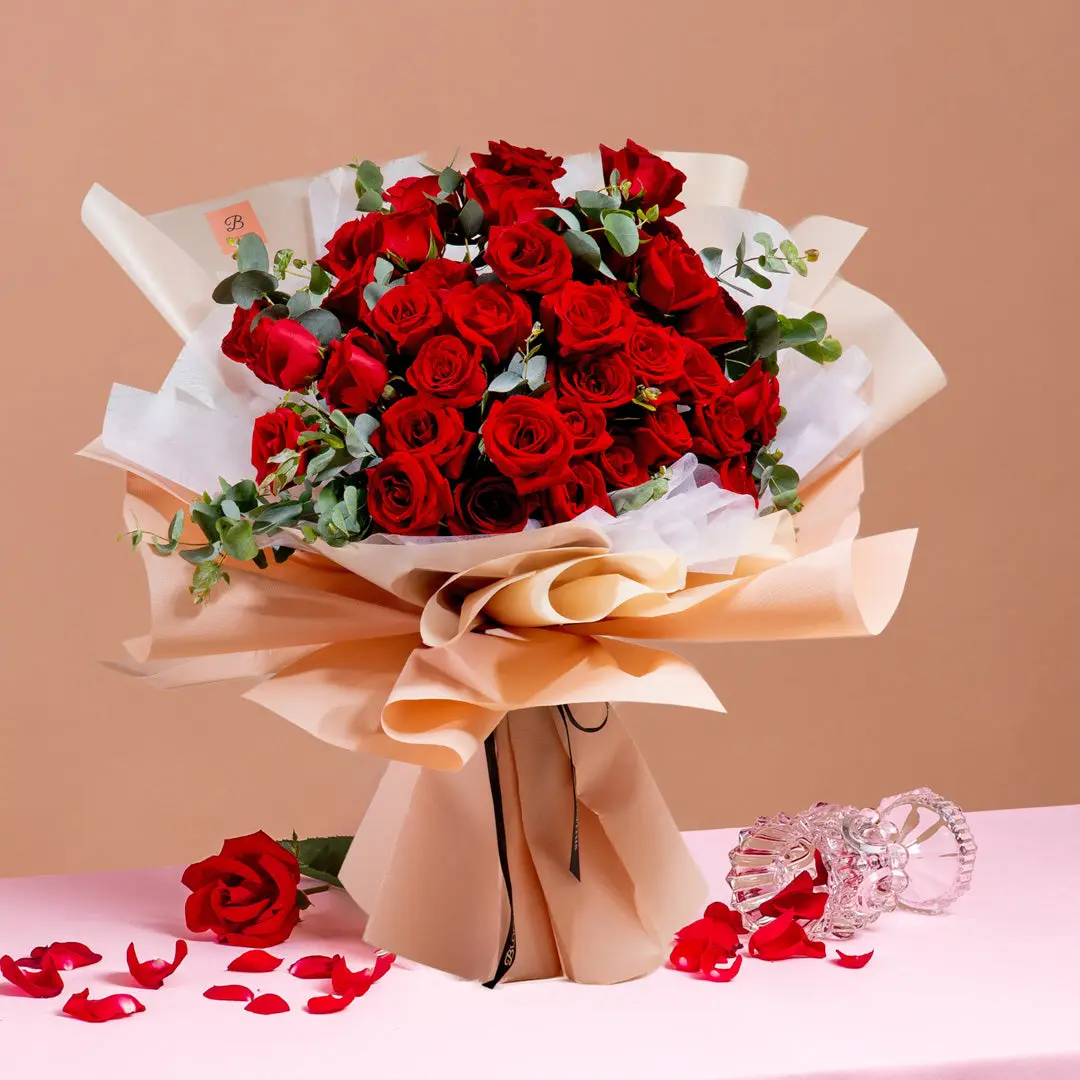 bloomthis-bouquet-ashley-red-rose-bouquet-1080x1080-01-creative.webp