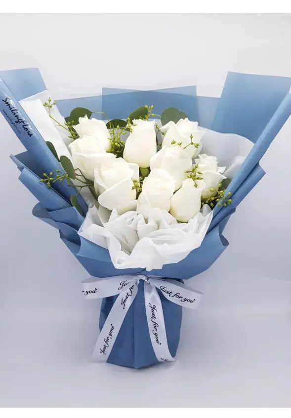 premium_white_rose_flower_bouq_1607867900_913cb18c_progressive.webp